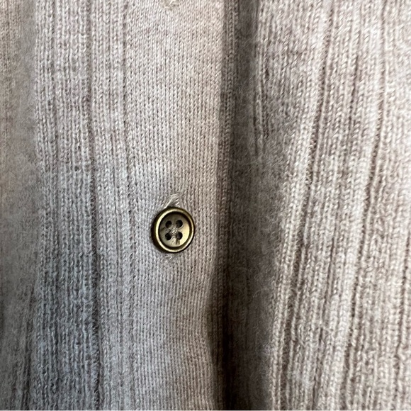 Halston Extra Fine Merino Wool V Neck Button Up Cardigan Gray Sz S Ribbed Norm - Picture 2 of 9
